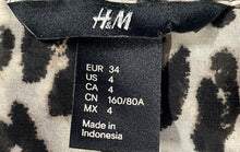 Load image into Gallery viewer, H&amp;M Womens Multicolor Animal Print Sleeveless Button-Front Blouse Top Size 4
