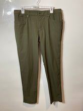 Load image into Gallery viewer, Lululemon Mens Green Flat Front Pockets Straight Leg Chino Pants Size 34
