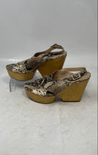 Load image into Gallery viewer, Diane Von Furstenberg Womens Beige Snakeskin Print Platform Heels Size 6M
