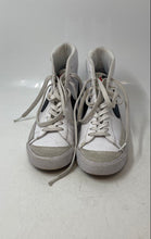 Load image into Gallery viewer, Nike Boys Blazer Mid 77 DA4086-100 White Black Lace-Up Sneakers Shoes Size 4.5Y
