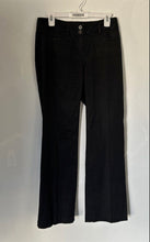 Load image into Gallery viewer, Tommy Hilfiger Womens Black Dark Wash Bootcut Leg Jeans Pants Size 4
