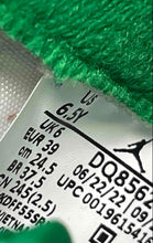 Load image into Gallery viewer, Nike Kids Air Jordan 2 Retro Green White Lace-Up Sneaker Shoes Size 6.5Y
