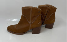 Load image into Gallery viewer, UGG Womens Annie Brown Leather Round Toe Block Heel Side Zip Ankle Bootie Size 8
