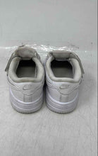 Load image into Gallery viewer, Nike Kids Force 1 Low EasyOn FN0236 White Hook &amp; Loop Sneaker Shoes Size 7C

