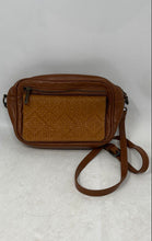 Load image into Gallery viewer, Valentina Flore Womens Brown Leather Woven Detail Adjustable Strap Crossbody Bag
