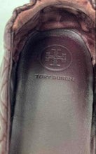 Load image into Gallery viewer, Authentic Tory Burch Womens Burgundy Slip-On Ballet Flats Size 8M Damaged
