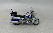 Load image into Gallery viewer, Maisto Harley-Davidson 1:18 Scale Series 4 Die-Cast Boston Police Motorcycle Toy
