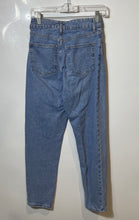 Load image into Gallery viewer, H&amp;M Womens Blue Denim Regular Fit Medium Wash Pockets Mom Jeans Size 2
