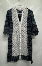 Load image into Gallery viewer, New York &amp; Company Womens Black &amp; White Geometric Print Cotton Shirt Dress Sz XS
