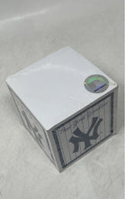 Load image into Gallery viewer, Turner Licensing MLB New York Yankees Baseball Paper Note Team Cube
