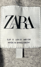 Load image into Gallery viewer, Zara Womens Gray Long Sleeve Collared Button Front Cropped Denim Jacket Size S
