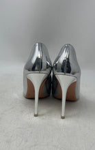 Load image into Gallery viewer, Bigtree Womens Silver Pointed Toe Stiletto Slip-On Pump Heels Size 39
