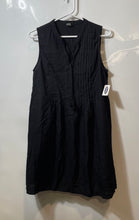 Load image into Gallery viewer, Old Navy Womens Black Sleeveless Pintuck V-Neck Sheath Dress Size S With Tag
