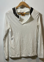 Load image into Gallery viewer, Authentic Tory Burch Womens White Cotton Long Sleeve V-Neck T-Shirt Size S
