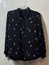 Load image into Gallery viewer, T Tahari Womens Black White Bird Print Long Sleeve Button-Up Shirt Size Medium

