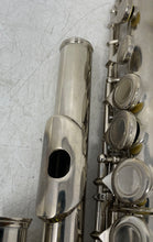 Load image into Gallery viewer, Mugig Silver-Tone Closed Hole Disassembled Western Concert Flute In Case
