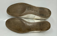 Load image into Gallery viewer, Authentic Salvatore Ferragamo Womens Mansfield Beige Sneaker Shoes Sz 7B Damaged
