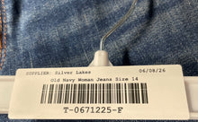 Load image into Gallery viewer, Old Navy Womens Blue Denim Mid-Rise Pop Icon Skinny Leg Jeans Size 14 With Tag
