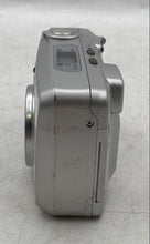Load image into Gallery viewer, Samsung Maxima Zoom 105Ti Quartz Date Silver 35mm Film Camera Not Tested

