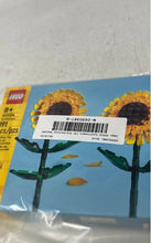 Load image into Gallery viewer, Lego 40524 Yellow Sunflowers 191 Pcs Building Toy Complete Set Factory Sealed
