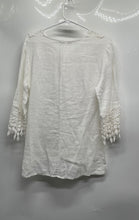 Load image into Gallery viewer, Vanessa Alexandra Womens White Linen Lace Trim 3/4 Sleeve V-Neck Tunic Top Sz M
