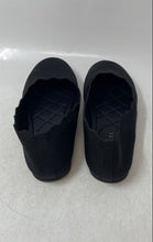 Load image into Gallery viewer, Aerosoles Girls Black Scalloped Round Toe Slip-On Ballet Flats Size 3

