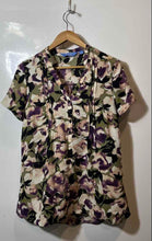 Load image into Gallery viewer, Authentic Simply Vera Vera Wang Womens Multicolor Floral Print Blouse Top Size S
