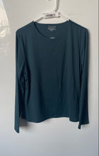 Load image into Gallery viewer, Tahari Modern Essentials Womens Green Long Sleeve Pullover T-Shirt Size XL
