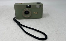 Load image into Gallery viewer, Heyday BHF01 35mm Focus Free Reusable Point &amp; Shoot Film Camera Not Tested
