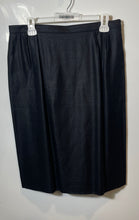 Load image into Gallery viewer, Jaeger Womens Black Pleated Side Zip Midi Straight &amp; Pencil Skirt Size 18
