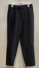 Load image into Gallery viewer, Express Womens Black Pleated Front Pockets Straight Leg Dress Pants Size 8R
