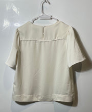 Load image into Gallery viewer, J.Crew Womens Beige Short Sleeve Crew Neck Back Button Blouse Top Size 6
