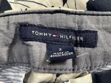 Load image into Gallery viewer, Tommy Hilfiger Womens Black White Floral Print Pockets Cropped Pants Size 2
