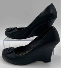 Load image into Gallery viewer, Authentic Tory Burch Womens Sally Black Leather Slip-On Wedge Pump Heels Size 37
