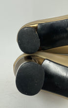 Load image into Gallery viewer, Authentic Salvatore Ferragamo Womens Gold-Tone Leather Pump Heels Size 6.5 B
