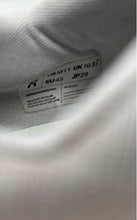 Load image into Gallery viewer, On Mens The Roger Advantage 48.98963 White Lace-Up Running Shoes Size 11
