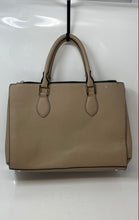 Load image into Gallery viewer, Michael Kors Womens Bridgette East West Beige Detachable Strap Tote handbag
