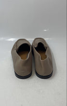 Load image into Gallery viewer, Tommy Hilfiger Womens Beige Leather Square Toe Slip-On Loafer Shoes Size 7.5
