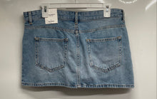 Load image into Gallery viewer, Pull&amp;Bear Womens Blue Denim 5-Pocket Design Mini Skirt Size L With Tag
