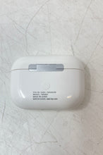 Load image into Gallery viewer, 2Boom TWS602 White Wireless Earbuds With Charging Case Not Tested
