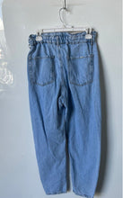 Load image into Gallery viewer, Zara Womens Blue Denim Light Wash Pockets Casual Tapered Leg Jeans Size 4
