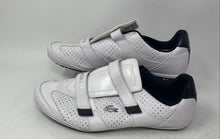 Load image into Gallery viewer, Lacoste Sport Womens Arixia White Low Top Hook &amp; Loop Sneaker Shoes Size 8
