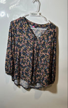 Load image into Gallery viewer, Vince Camuto Womens Multicolor Floral 3/4 Sleeve V-Neck Blouse Top Size Small
