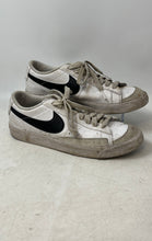 Load image into Gallery viewer, Nike Boys Blazer Low 77 DA4074-101 White Leather Lace-Up Sneakers Shoes Size 7Y
