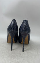 Load image into Gallery viewer, Vince Camuto Womens Blue Snakeskin Print Stiletto Platform Heels Size 7.5M
