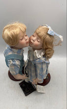 Load image into Gallery viewer, Vintage Geppeddo Kyle &amp; Katie Kissing Porcelain Dolls Set 2 Pcs With Tag
