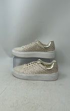 Load image into Gallery viewer, Guess Womens Beige White Low Top Lace-Up Sneaker Shoes Size 8M
