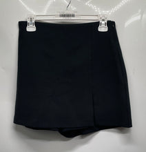 Load image into Gallery viewer, Zara Womens Black Flat Front Side Zip Stretch Mini Skort Size Medium
