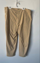 Load image into Gallery viewer, Alfani Womens Khaki Flat Front Stretch Pull-On Straight Leg Capri Pants Size 14
