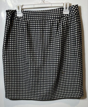 Load image into Gallery viewer, Ann Taylor Womens Black White Check Short Straight &amp; Pencil Skirt Size 10
